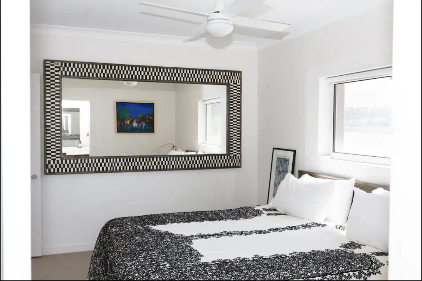 Ocean View Luxury 3 Bedroom With Balcony Apartment *